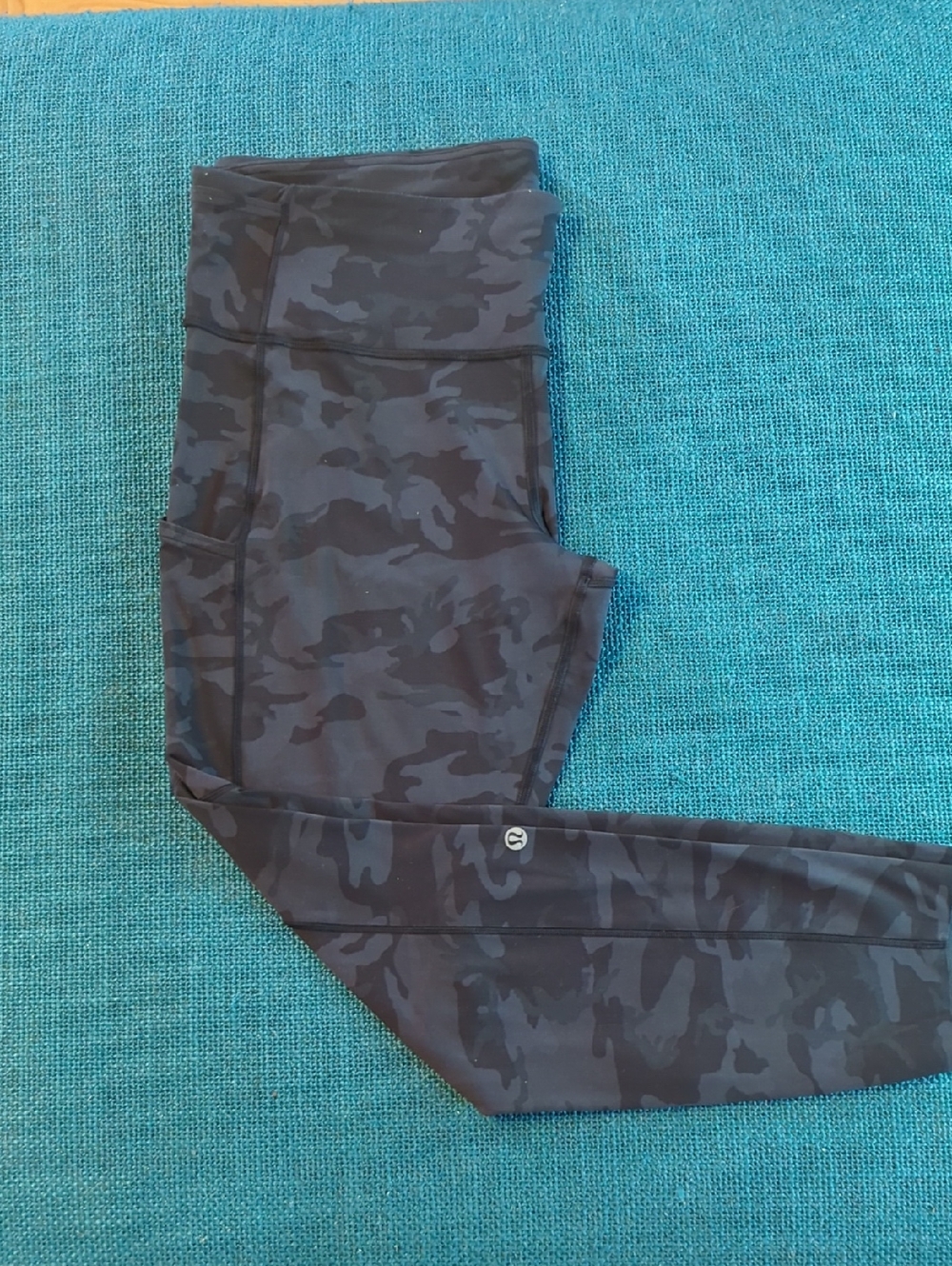 Women's Black Camo Lululemon Leggings with Side Pocket